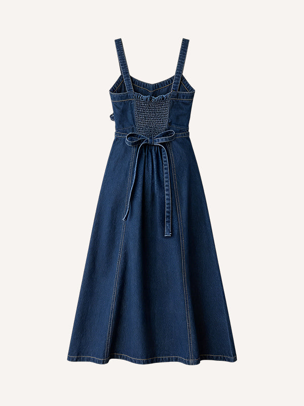 Denim dress with a cinched waist and a bow